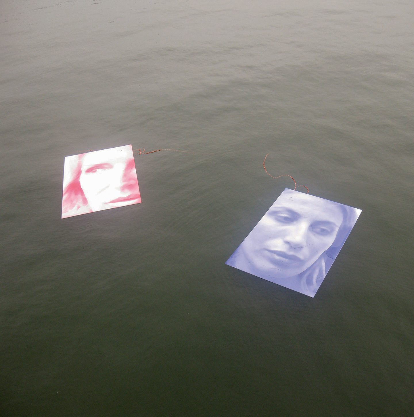 Guillermina De Gennaro, Volver sin Volver, site specific installation, print on floating panels, 300x200 each, variable dimension, port of Rotterdam, 2012.